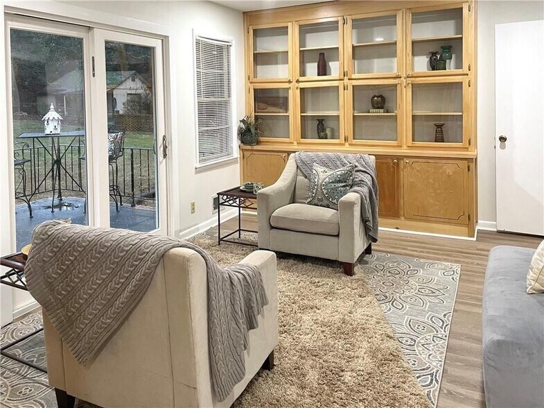 Building Photo - 4457 Frontier Way NE