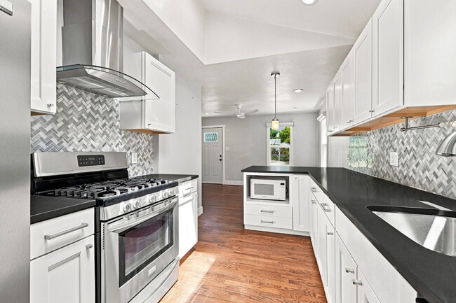 Building Photo - $2,440.95 with $300 off the first month's rent, 2 Beds - 1 Bath, Single Family Home in Denver wit...