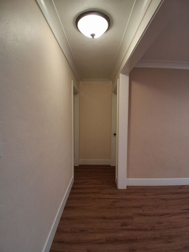 Building Photo - 340 N Santa Rosa Ave