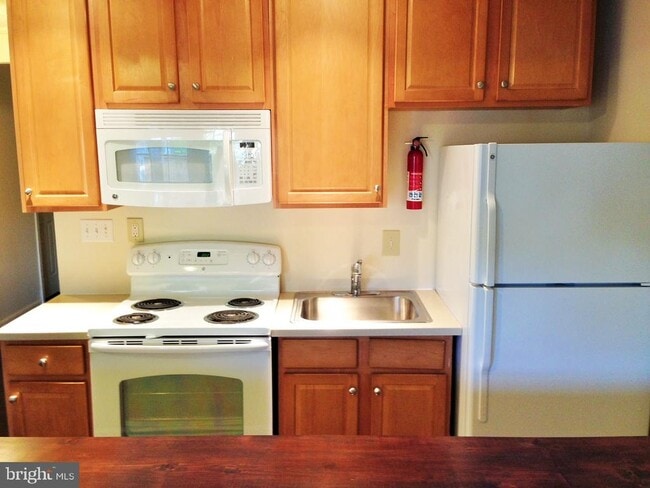 Building Photo - 4614 Charlton Ct