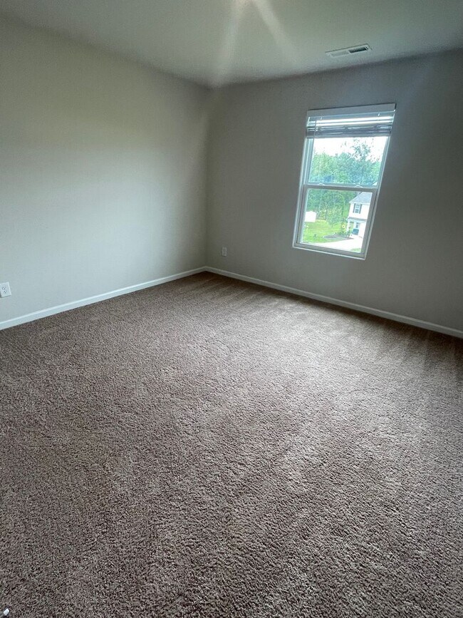 Building Photo - Charming 3-bedroom Single Family Home.