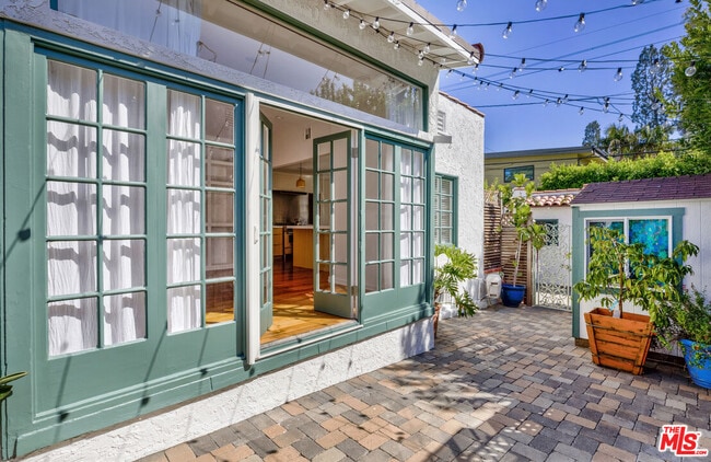 Building Photo - 3472 Rowena Ave