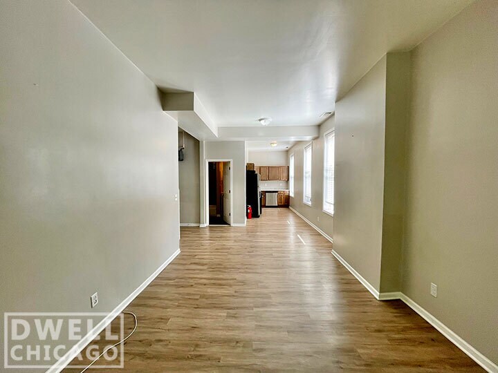 Primary Photo - 2135 S Fairfield Ave
