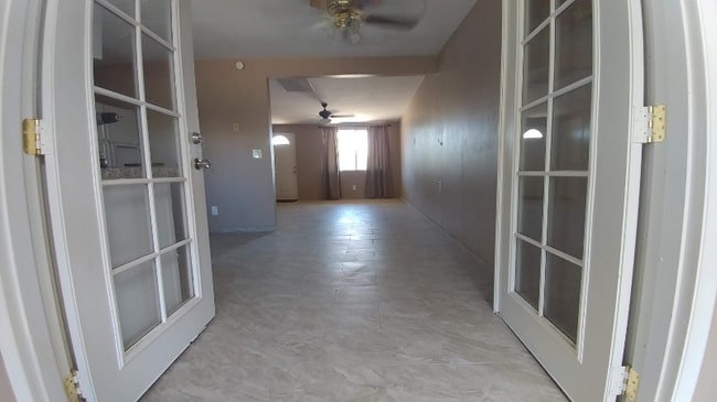 Building Photo - 3947 E Drexel Rd