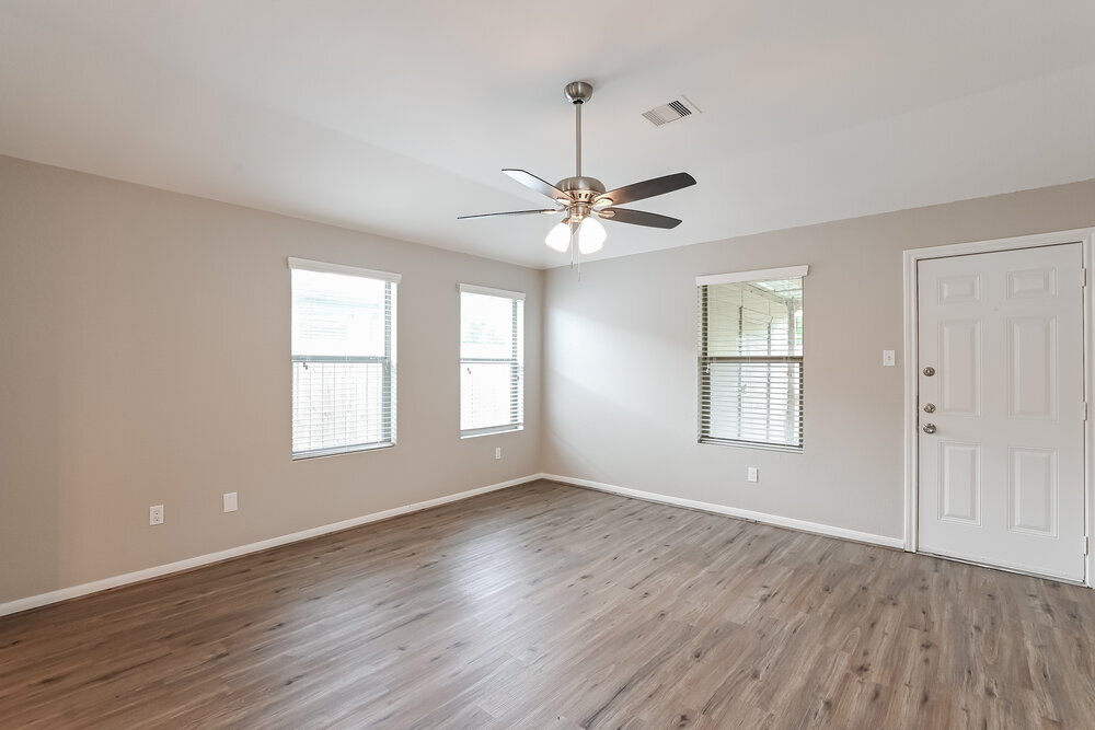 Building Photo - 376 Henry St