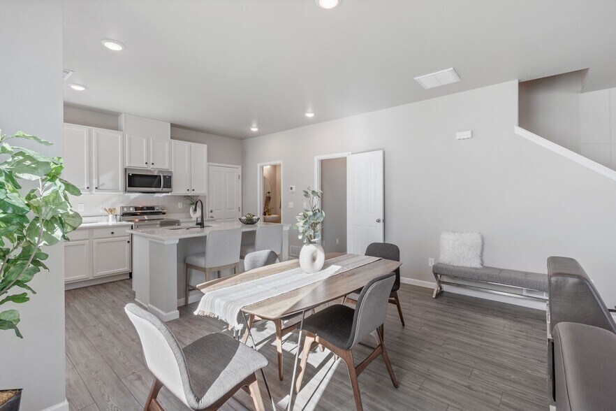 Building Photo - 1440 Coral Pl