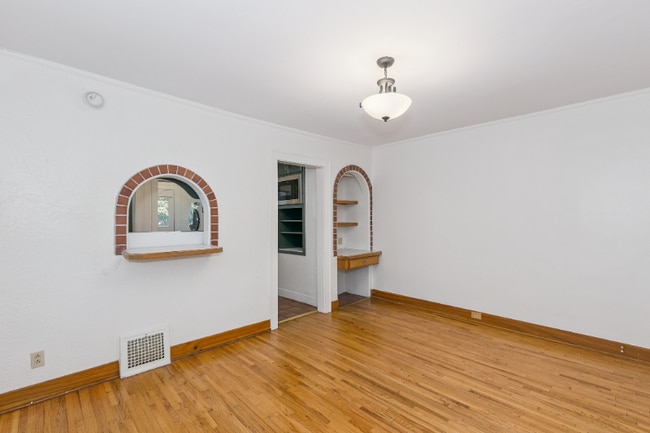 Building Photo - 209 S Belmont St