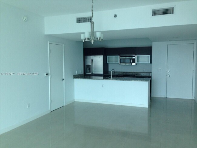 Building Photo - 951 Brickell Ave