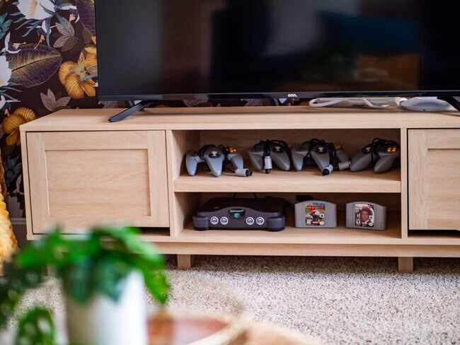 Building Photo - 386 Walworth Ave