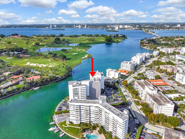 Building Photo - 9100 W Bay Harbor Dr