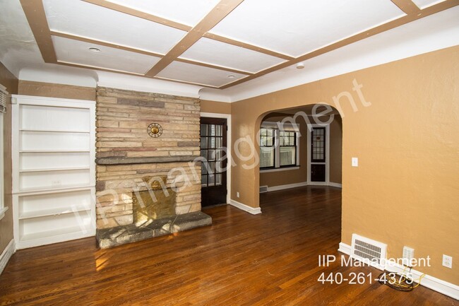 Building Photo - Charming 3 bedroom unit available in Shake...