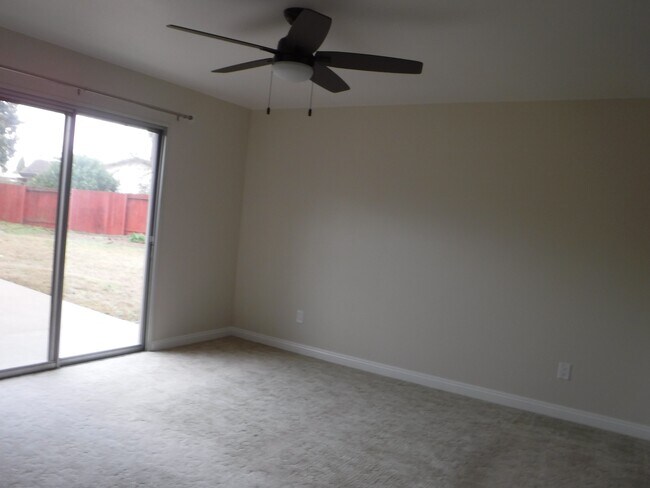 Building Photo - 1144 Robert Dr