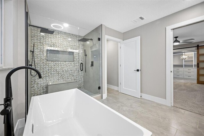 Building Photo - 1029 Bal Harbour Dr