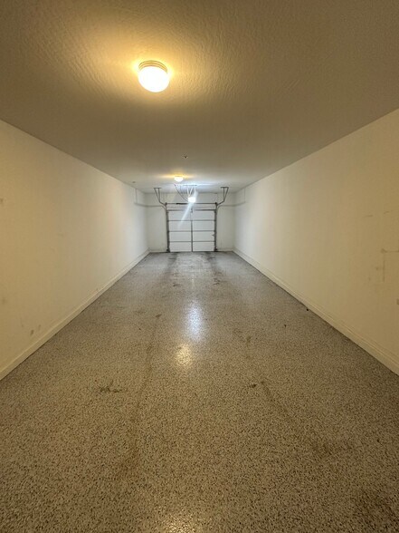 Building Photo - 2351 E Hidalgo Ave