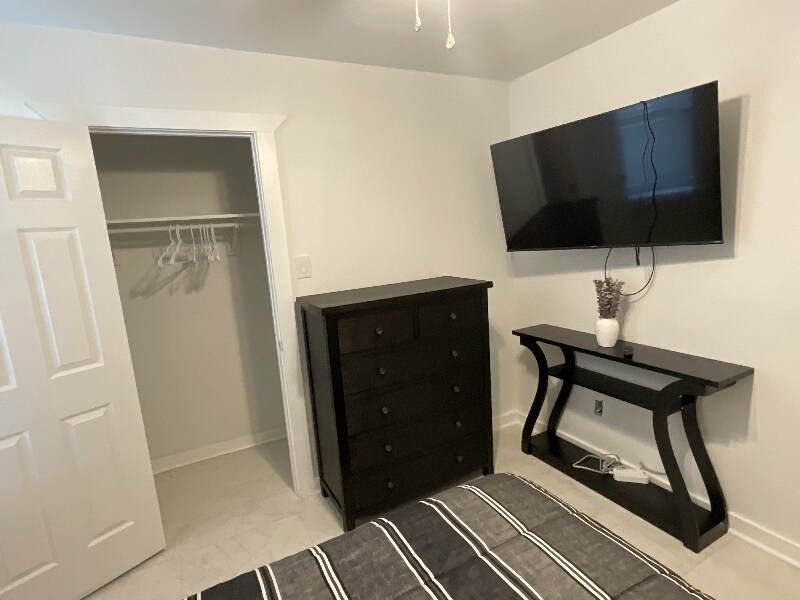 Building Photo - 1301 E Avenue G