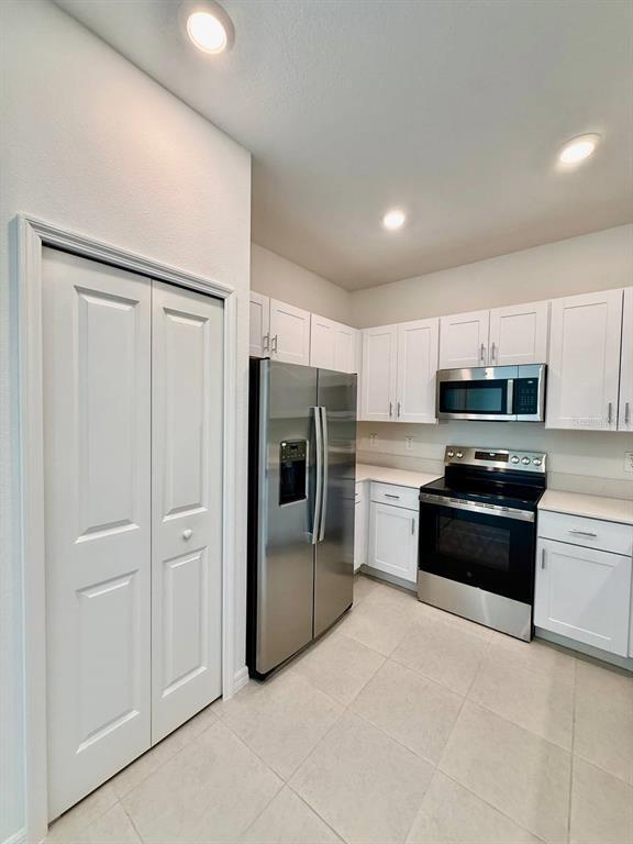 Building Photo - 10409 GOLDEN SANDS Ave