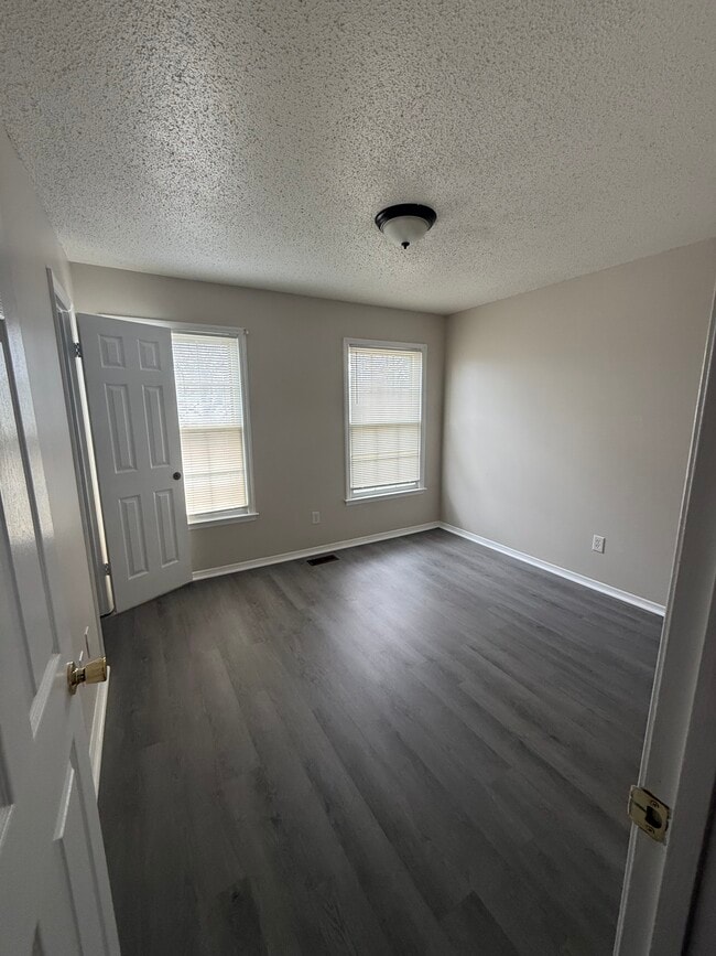 Building Photo - Platinum House LLC