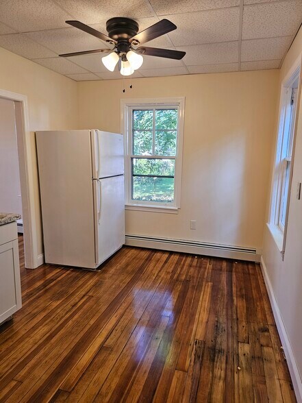 Building Photo - 146 Pidge Ave
