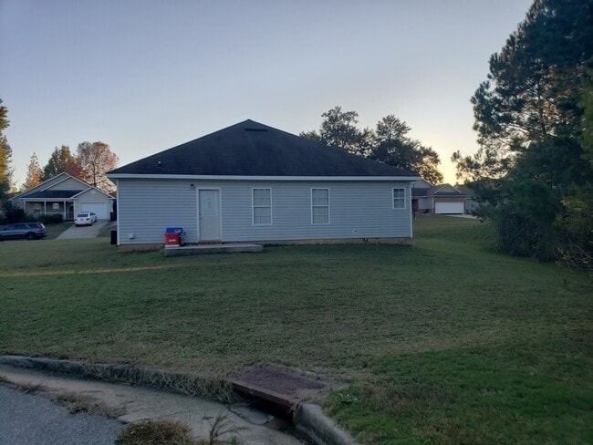 Building Photo - 214 Sunflower Dr