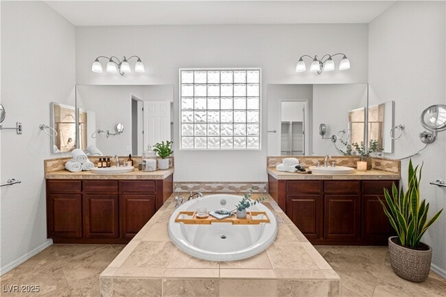 Building Photo - 2685 La Boutique St