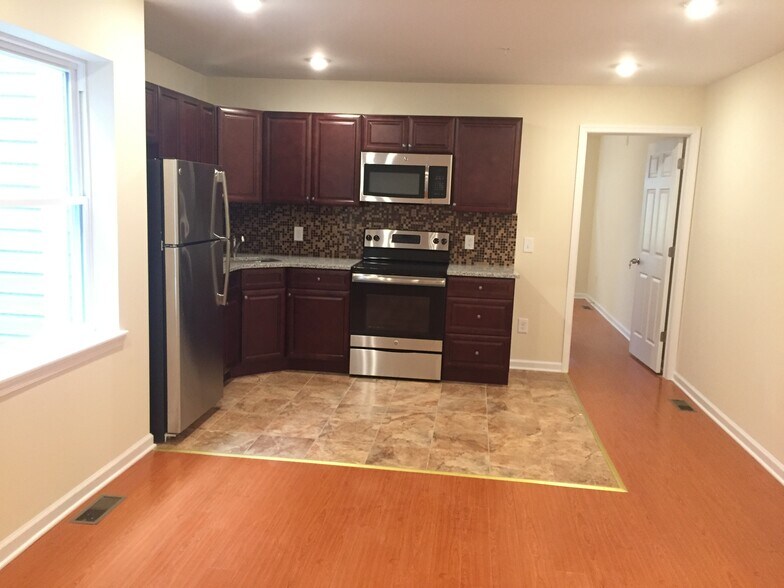 Building Photo - 1320 N Carlisle St