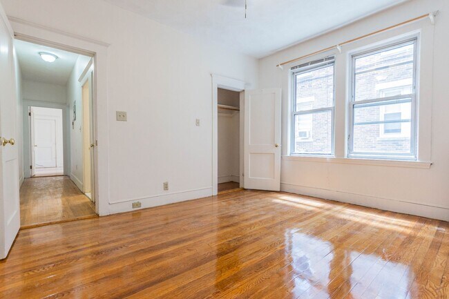 Building Photo - Allston 1 Bed Split – Heat & Hot Water Included – Great Value – 9/1
