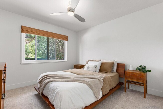 Building Photo - Single Level Condo in Lake San Marcos