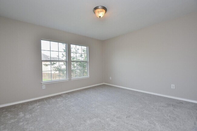 Building Photo - 3935 Carters Lake Dr