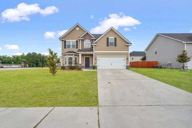 Building Photo - COMING EARLY JUNE 2026! (Pet Friendly)