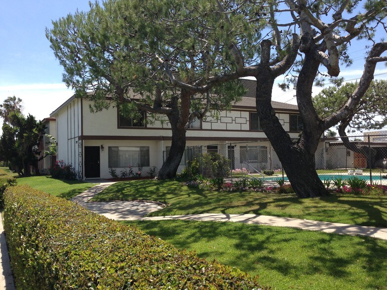 Building Photo - 2977 Mendoza Dr