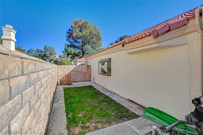 Building Photo - 5429 Painted Sunrise Dr