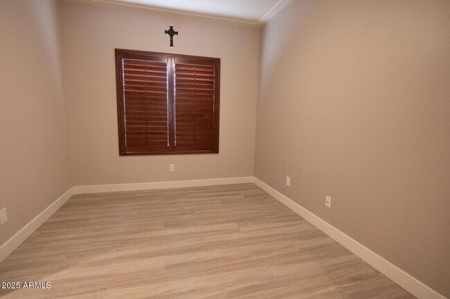 Building Photo - 1726 W Desperado Way