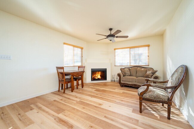 Primary Photo - Available Now this Lovely One Bedroom Condo
