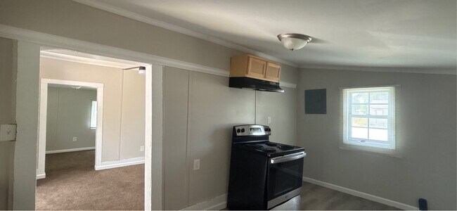 Building Photo - 1130 Charlie Dr