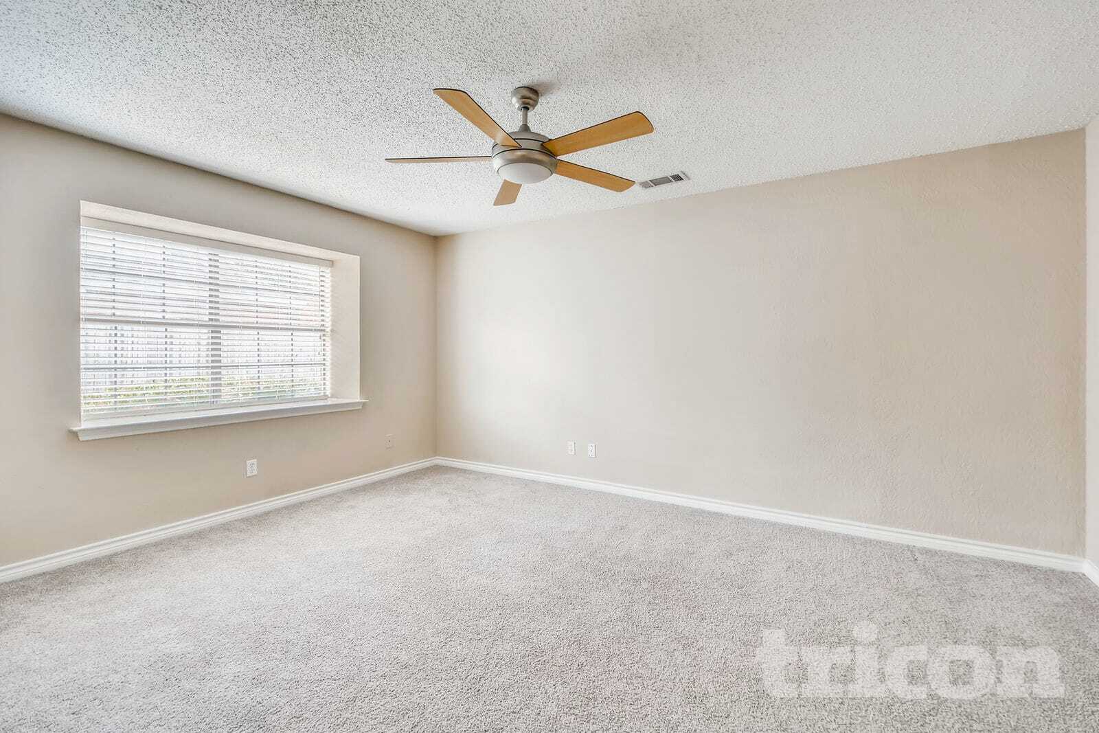 Building Photo - 641 Park Ln