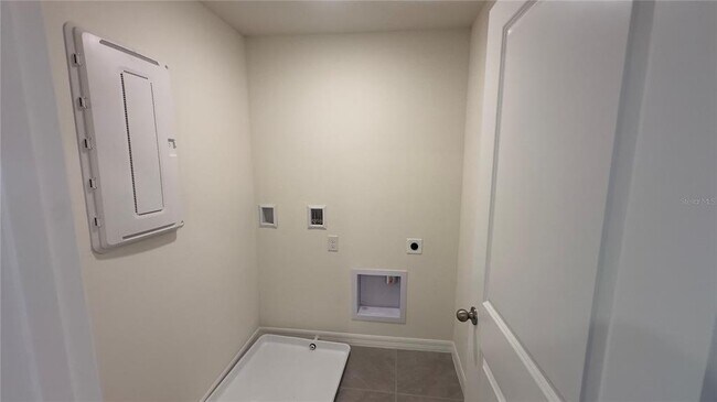Building Photo - 5601 Brosnan Rd