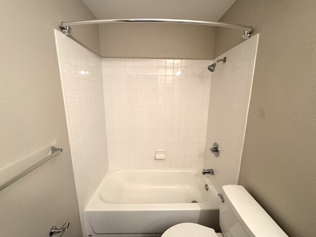 Building Photo - 2544 Woodgate Blvd