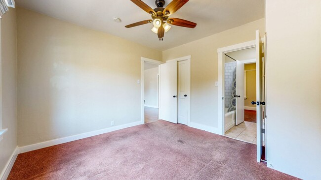 Building Photo - Charming 2 Bedroom 1 Bathroom Single Famil...
