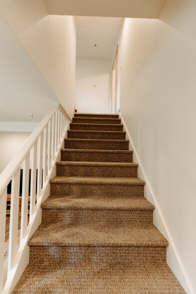 Building Photo - 120 Lasso Ln