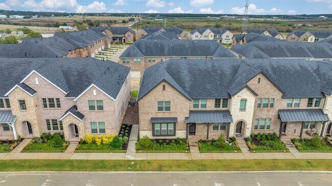 Building Photo - 512 Parkside Dr