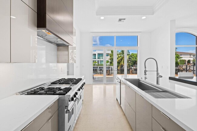 Building Photo - 861 Nafa Dr