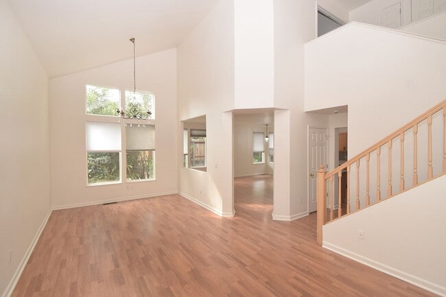 Building Photo - Caughlin Ranch Beauty Clean and Comfortabl...