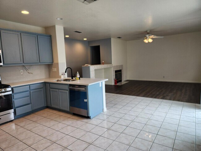 Building Photo - 8205 Grisham Way