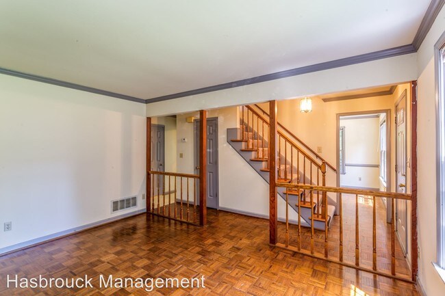 Building Photo - 3 br, 2.5 bath House - 1001 Huntwood Lane