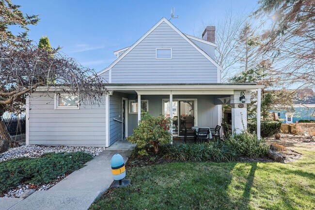 Building Photo - 42 Rocky Neck Ave