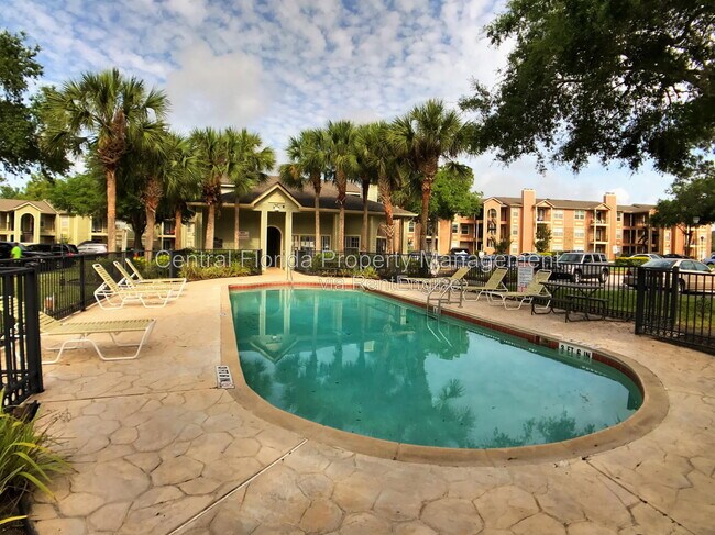 Building Photo - 2550 N Alafaya Trail