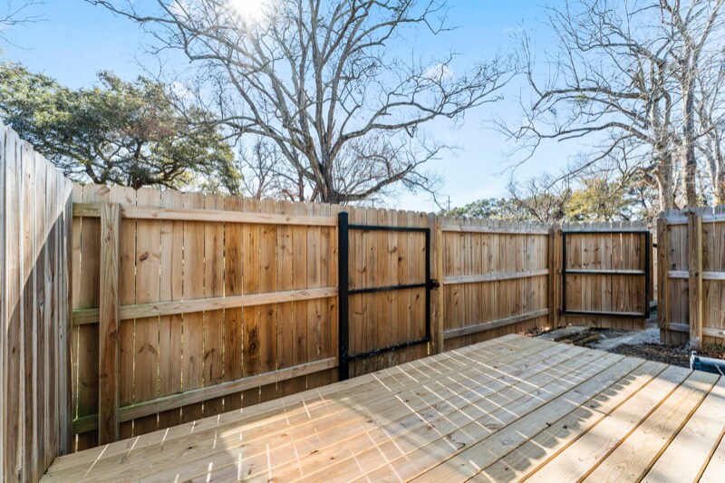 Building Photo - 1720 Nicholson Dr