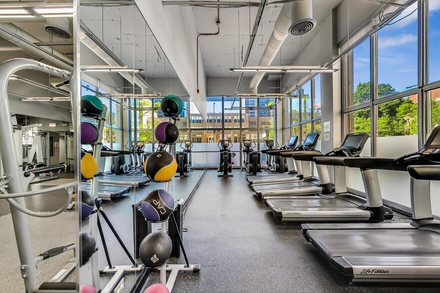 Building Photo - 655 W Irving Park Rd