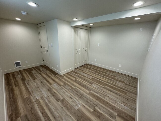 Building Photo - 410 Kittitas St