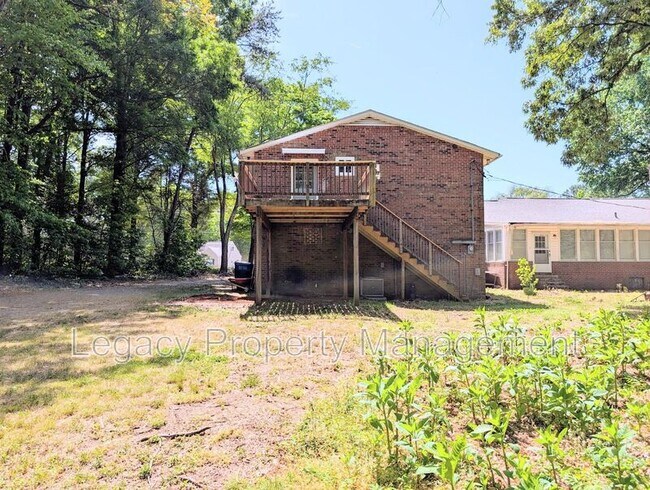 Building Photo - 4421 Kernersville Rd